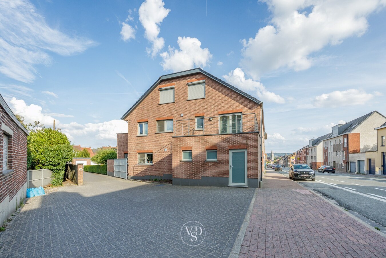 Instapklaar en lichtrijk gelijkvloers appartement 