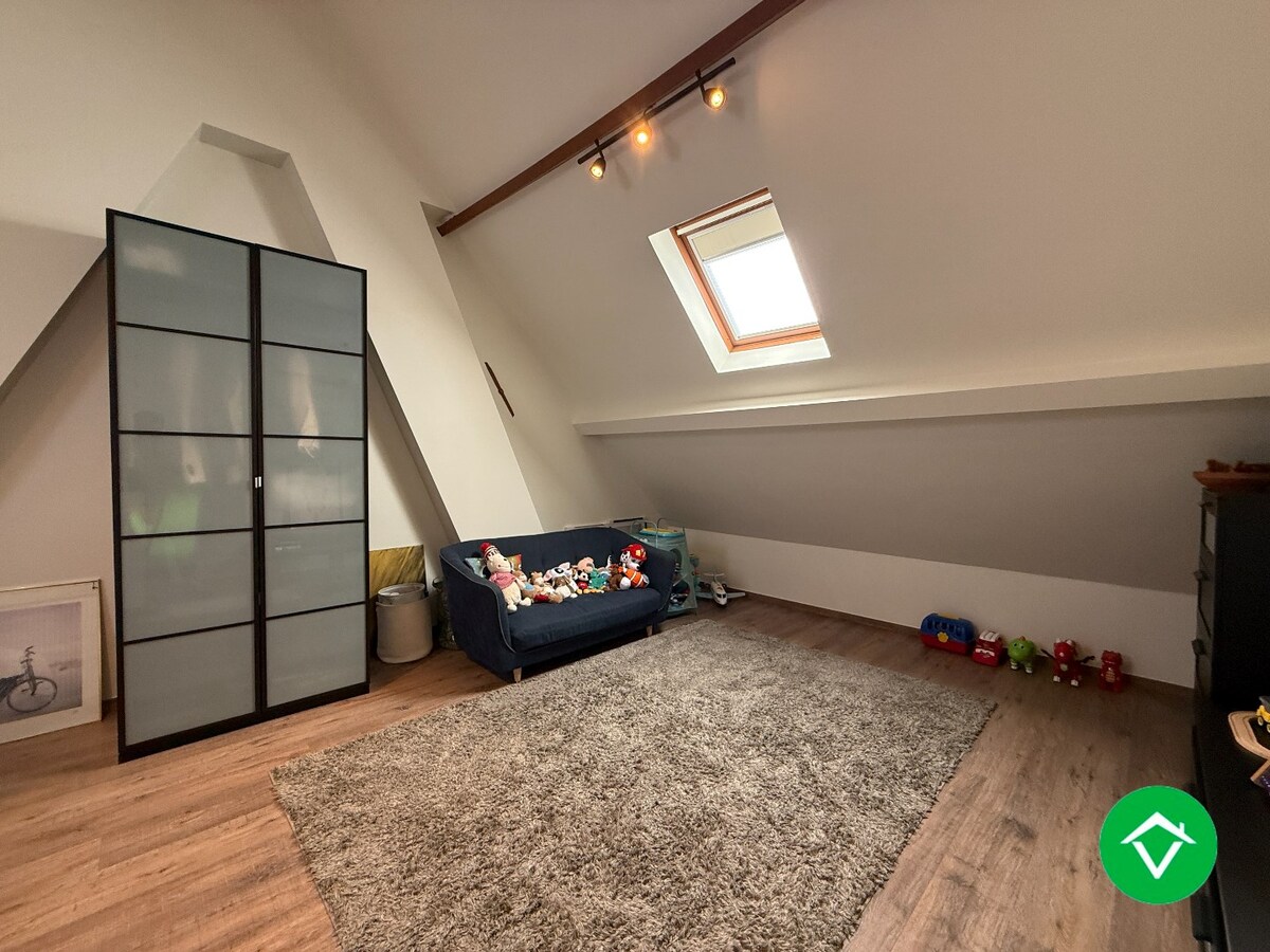 Prachtig gerenoveerde woning met 3 slaapkamers en tuin te Roeselare 