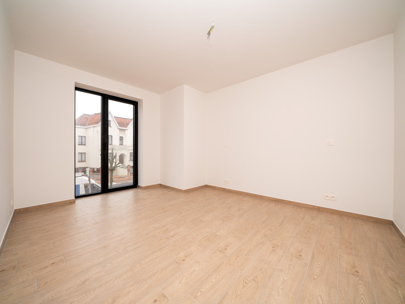 Nieuwbouw 1-kamer appartement met parking, kelder &amp; terras 