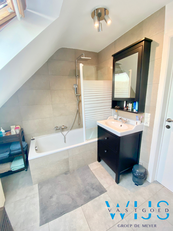 3slaapkamer appartement met leuk dakterras &amp; garage te ERTVELDE / RIEME! 