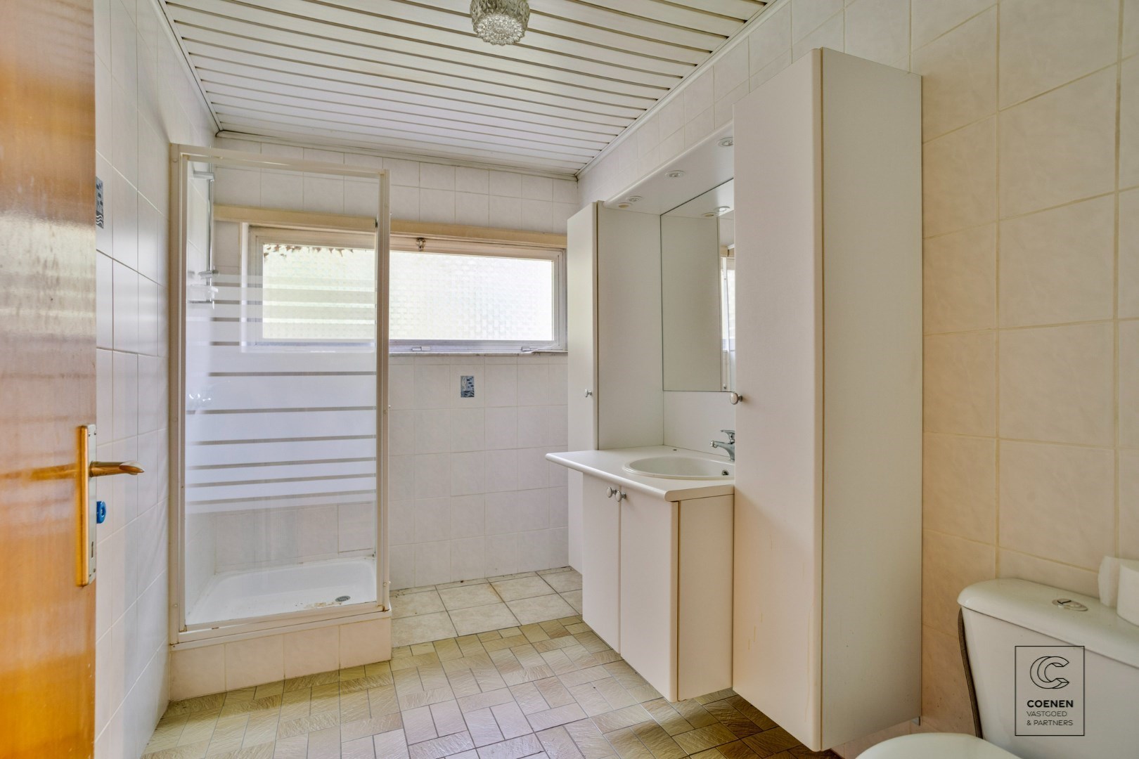 Unieke kans in Westmalle: te renoveren woning met 4 à 5 slpk' s, 236 m² bew. opp. op perceel van 3.990 m²! 