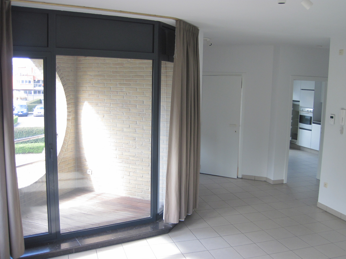 Lichtrijk appartement in centrum Asper.  GEEN VASTE KOSTEN ! 