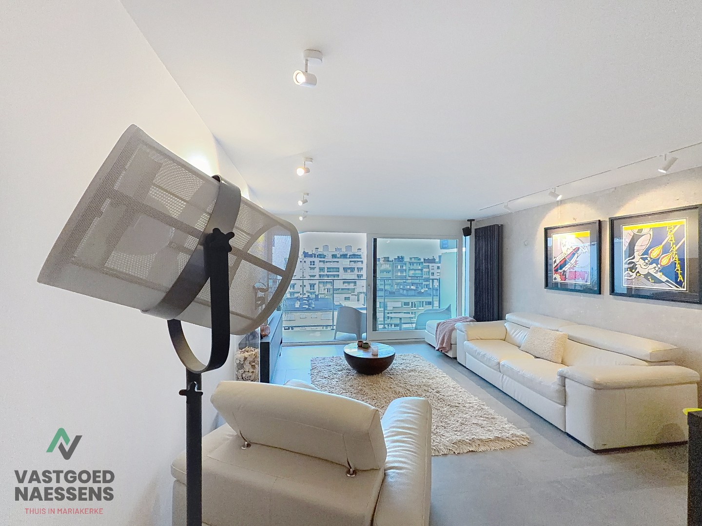 Magnifique appartement rénové de 2 chambres avec vue panoramique. 