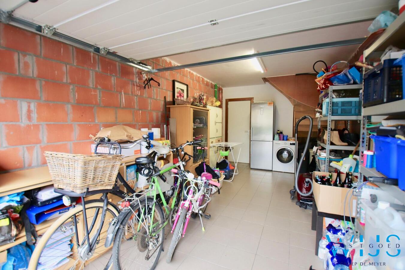 Instapklaar en zeer gezellig woonhuis in een rustige wijk te EEKLO ! 