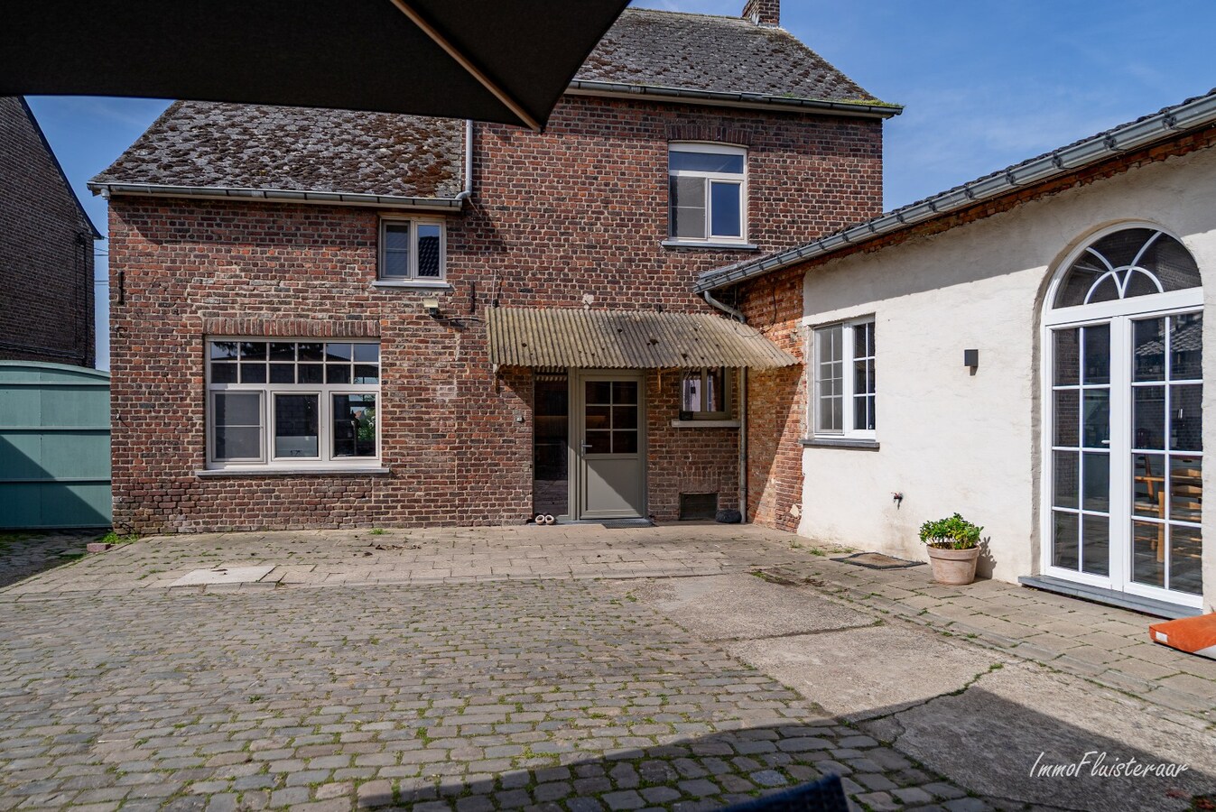 Charmante verder af te werken woning met paardenstallen en weide op ca. 1,7 ha te Geetbets 