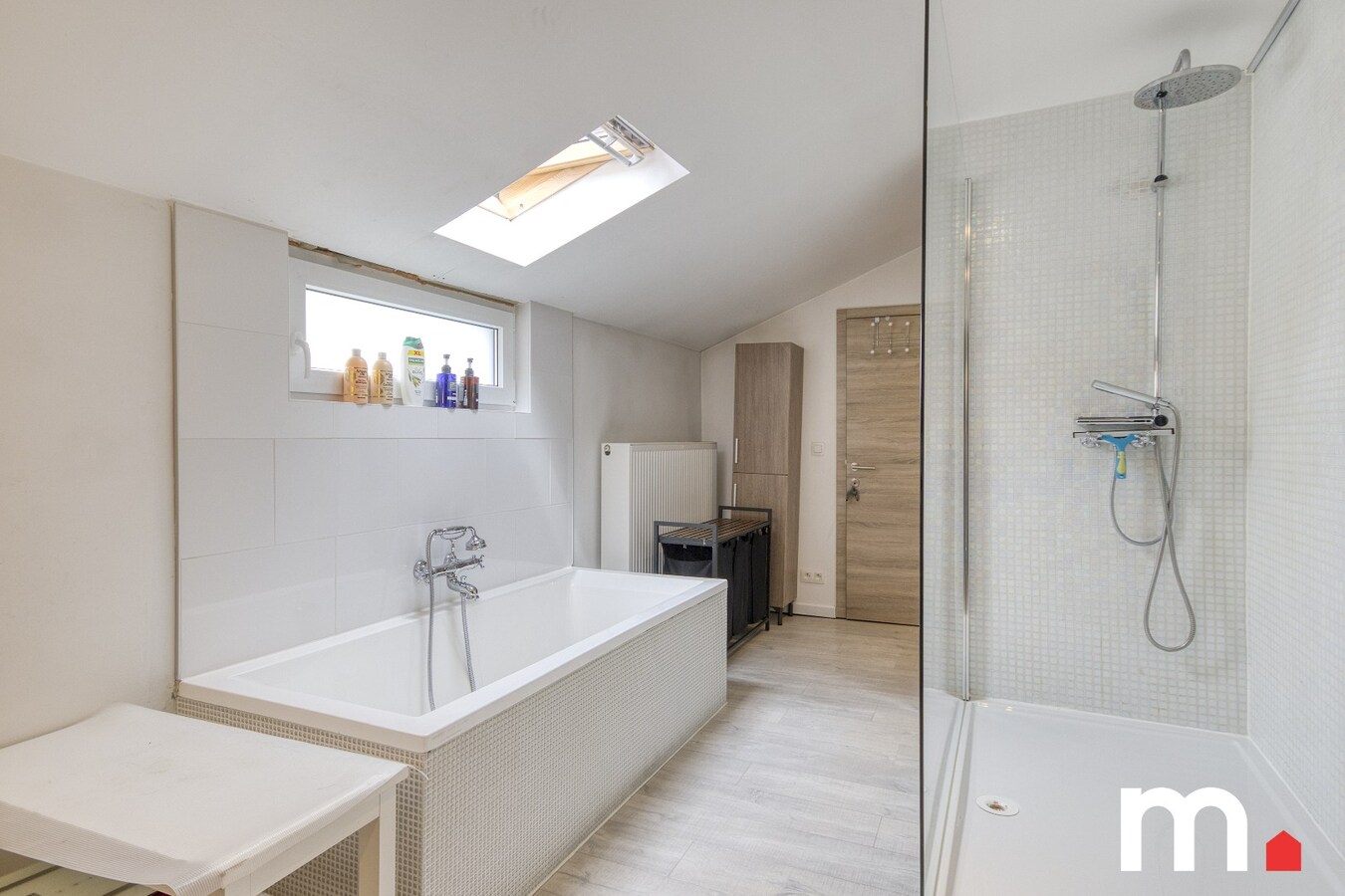 Ruime instapklare woning te koop in Zwevegem ! 