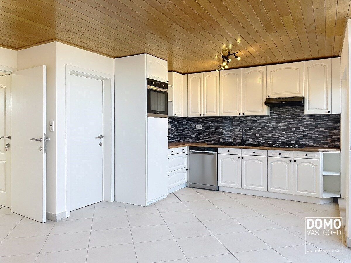 GERENOVEERD DUPLEXAPPARTEMENT MET 2 SLAAPKAMERS OP GOEDE LOCATIE IN KURINGEN 