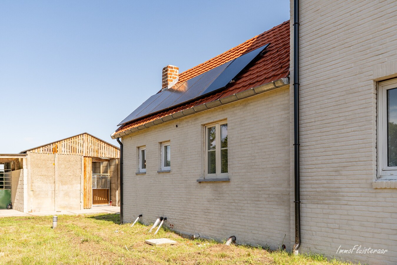 Veelzijdige woning met paardenstallen op ca. 2ha te Helchteren 