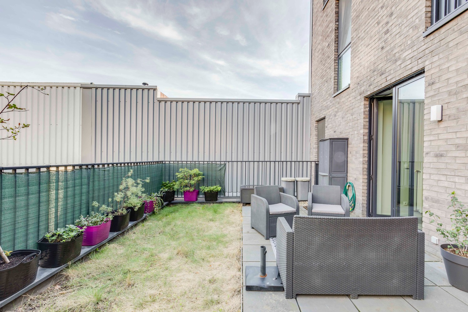 Bel-etage appartement aan het water met mooie tuin! 