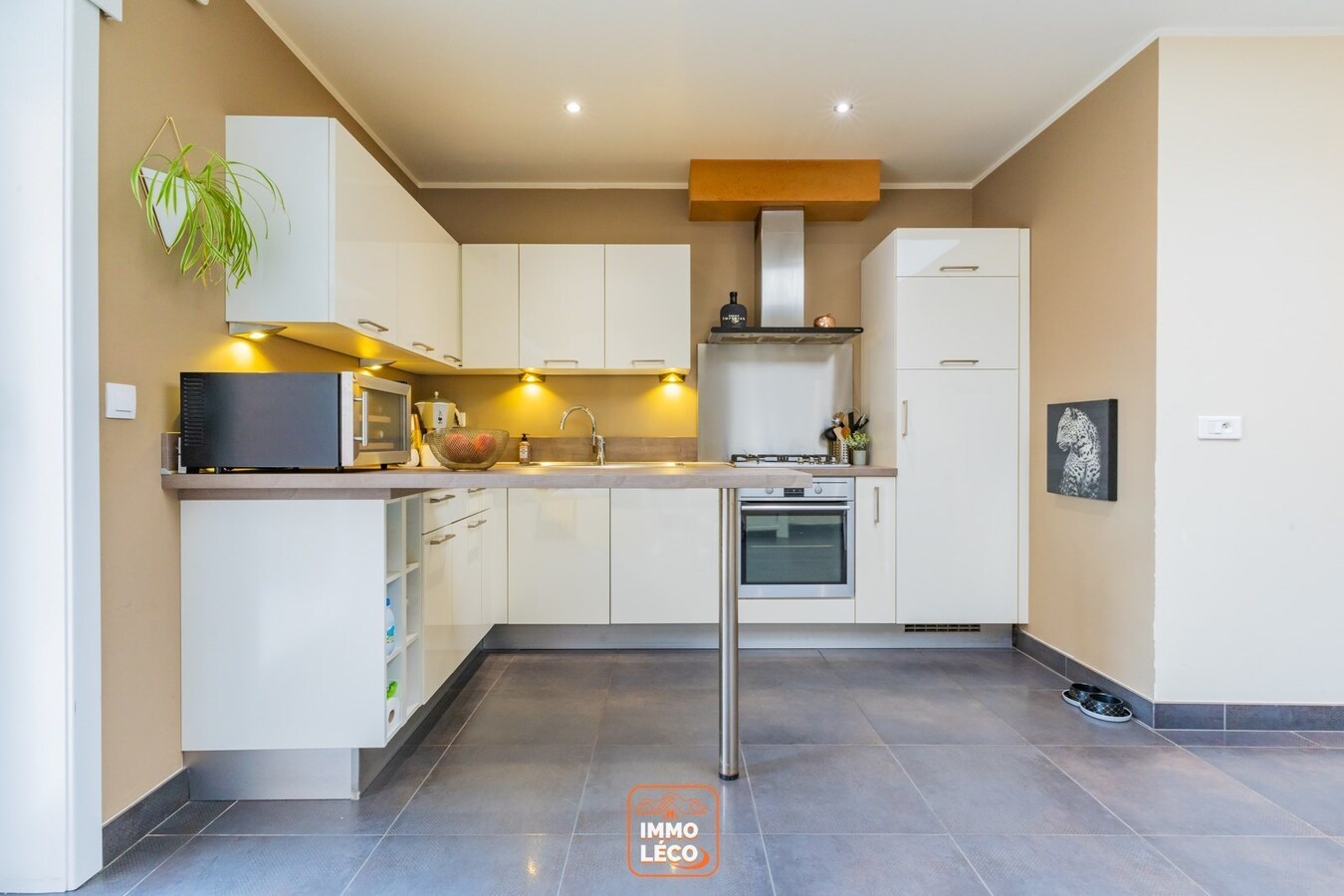 Maison 4 chambres avec commerce, plein centre-ville ! 