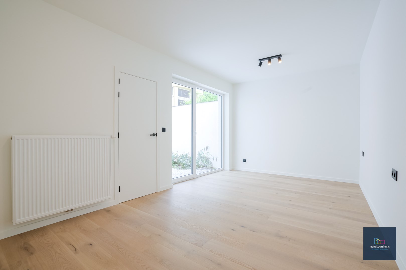 Nieuw 2 slaapkamerappartement  met praktijkmogelijkheden 