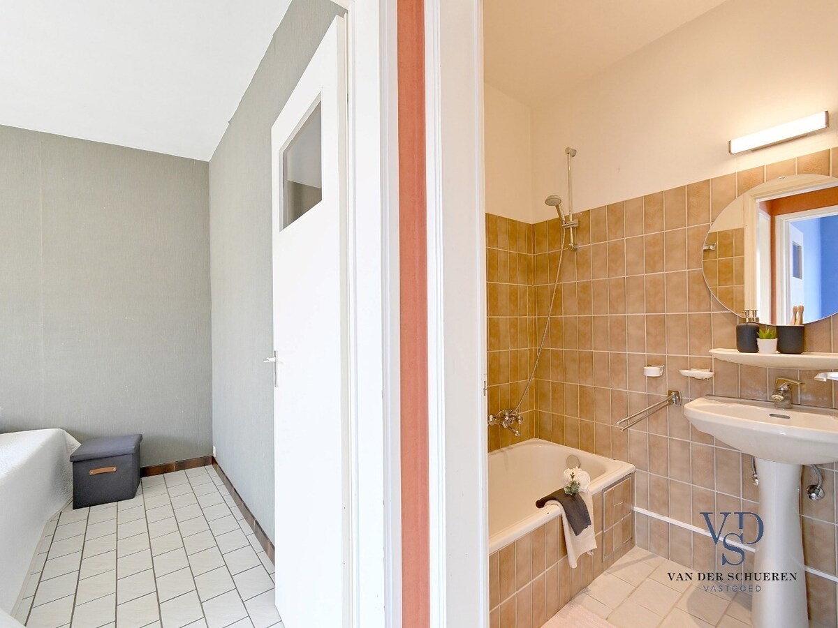 Lichtrijk appartement centrum Gavere. 