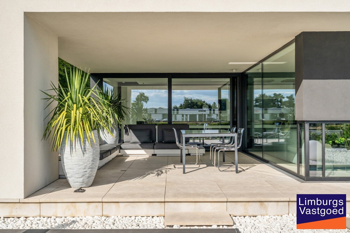 Unieke designvilla met zwembad en panoramisch uitzicht op het Albertkanaal 