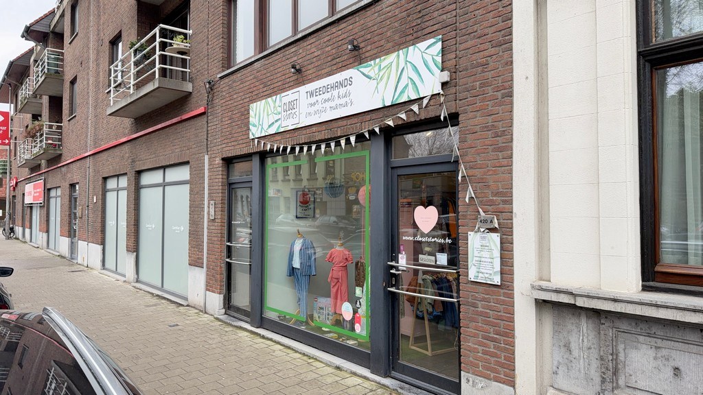 Commercieel gelegen handelsruimte te huur in Sint-Amandsberg