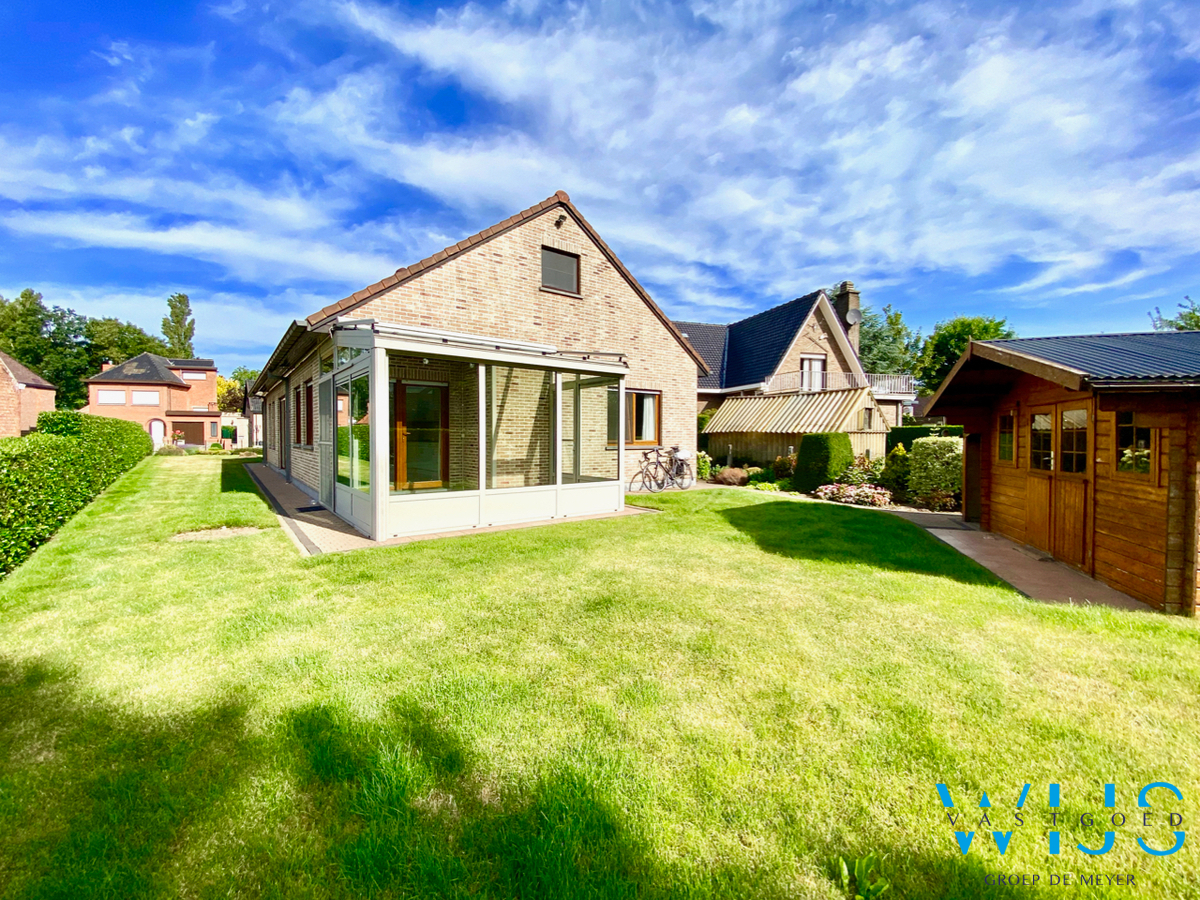 Leuke gezinswoning met 4 slaapkamers &amp; tuin te Oosteeklo ! 