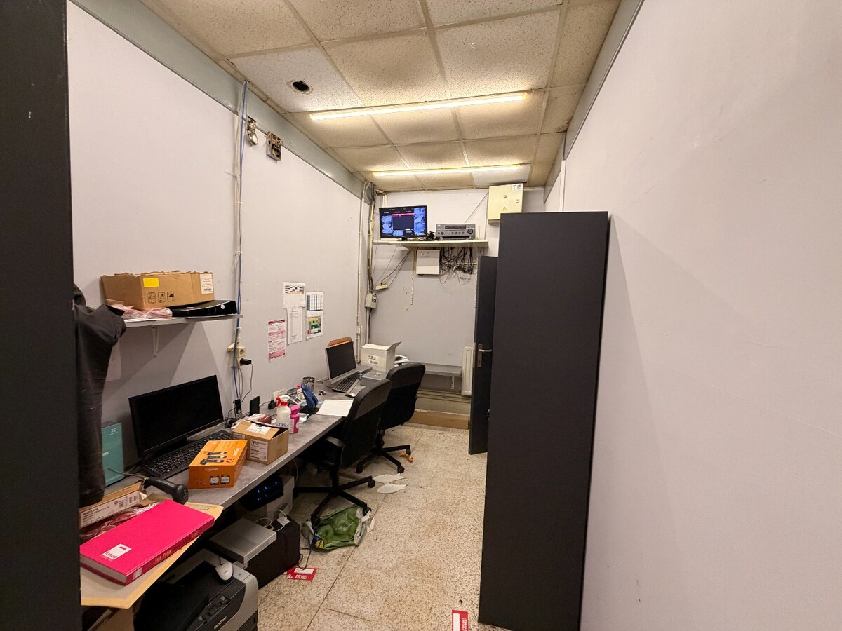 Bâtiment commercial multifonctionnel idéalement situé au centre de Marbais 