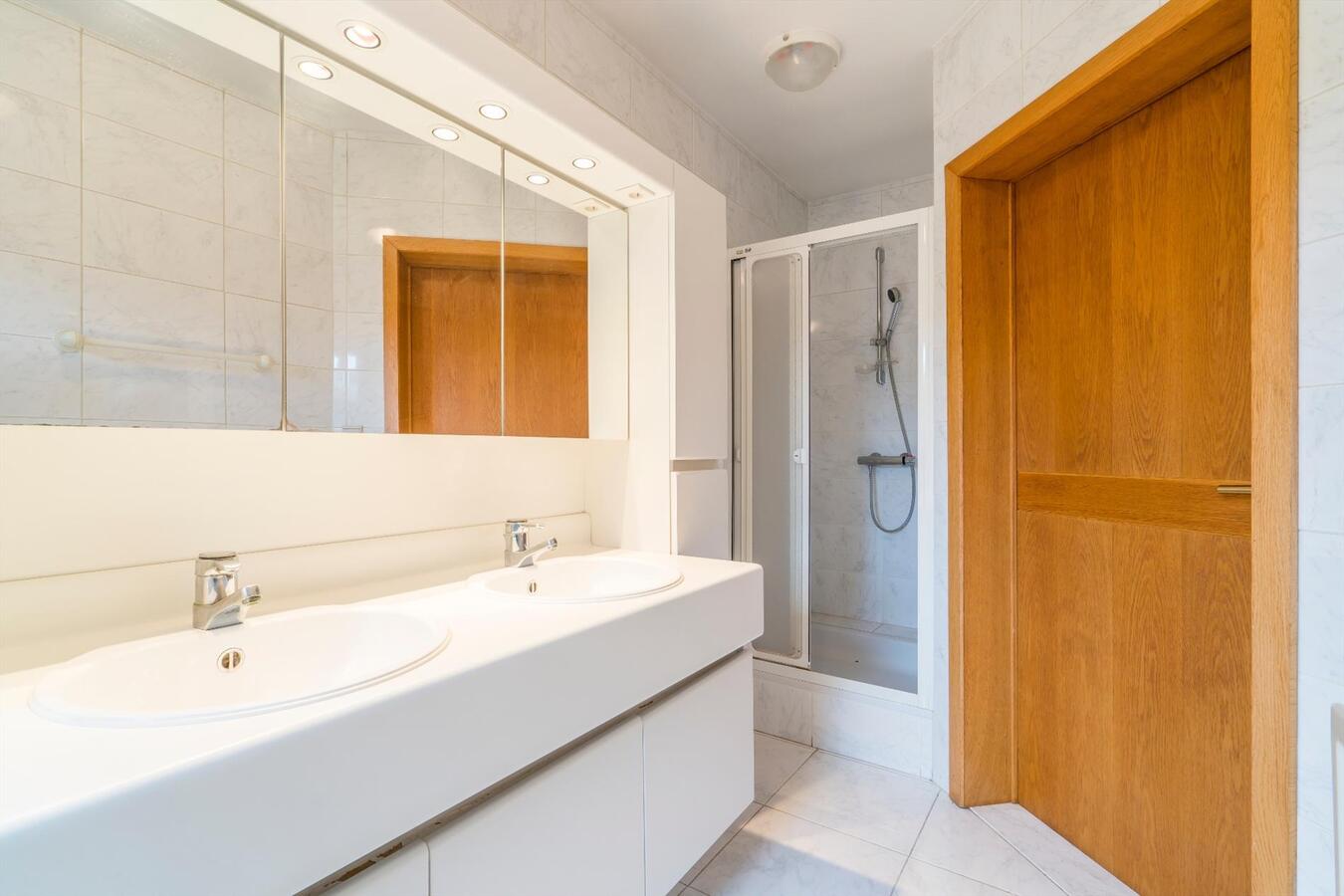 Uitstekend gelegen karakterwoning met tal van mogelijkheden 