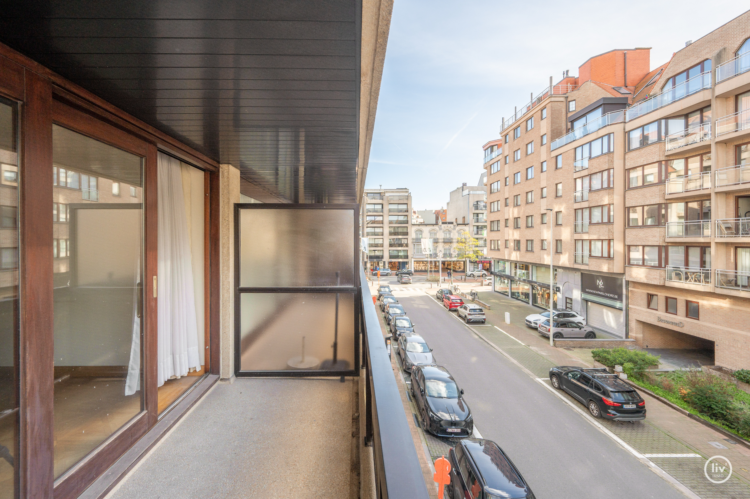 Ruim op te frissen appartement, gelegen op wandelafstand van de zee dichtbij de Lippenslaan. 