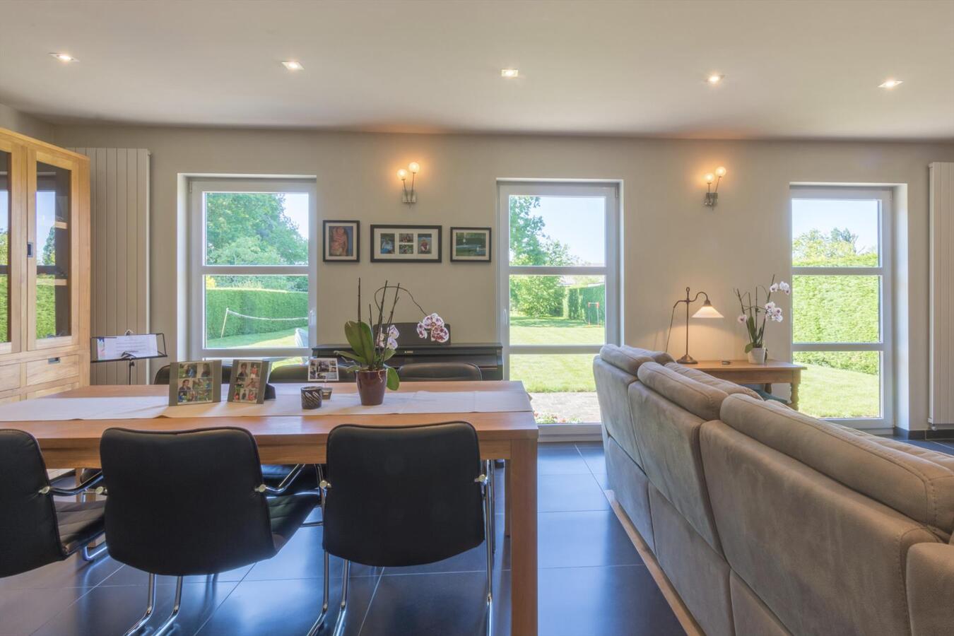 Instapklare villa met prachtige tuin te Destelbergen 