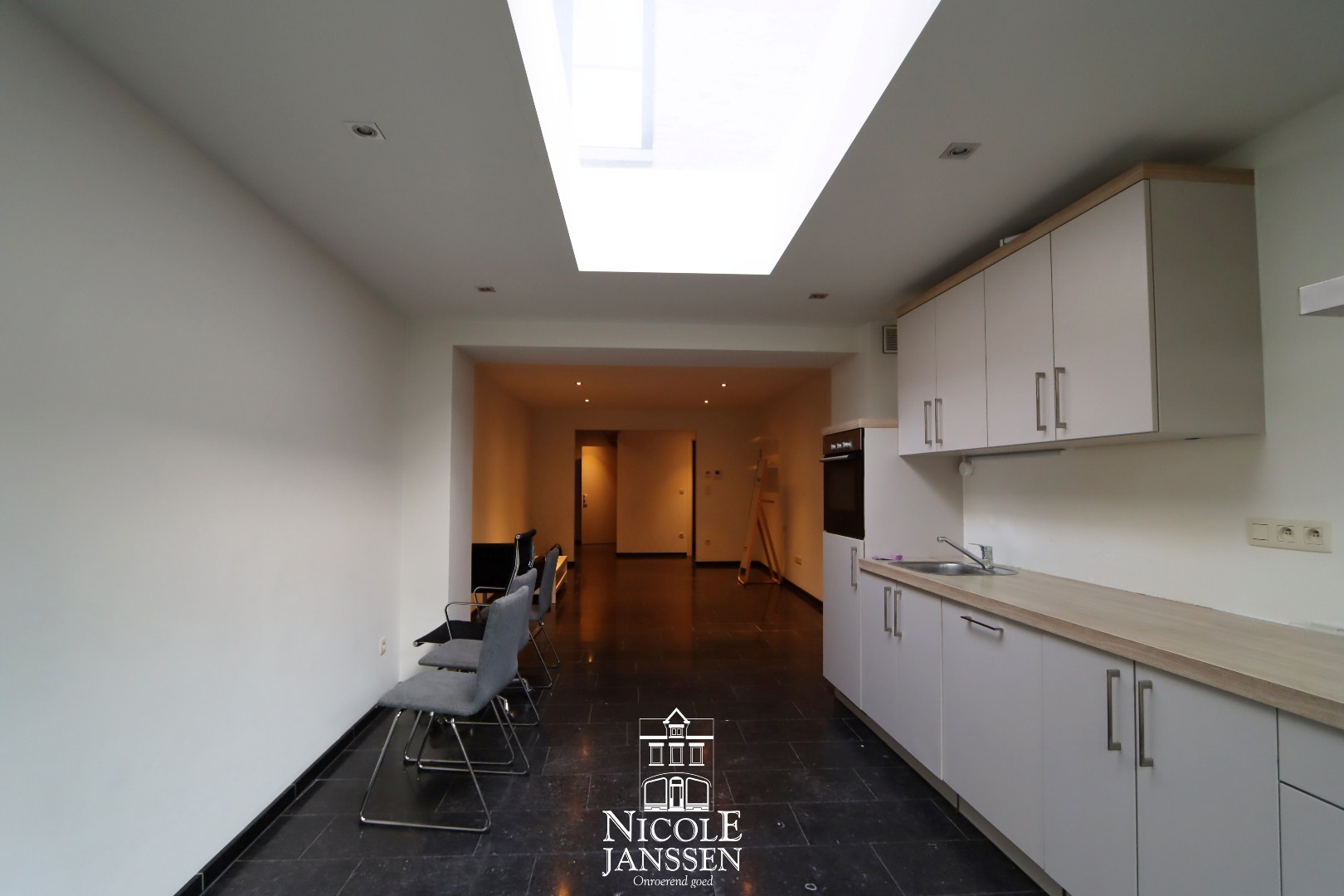 Nieuwbouwwoning met tuintje 