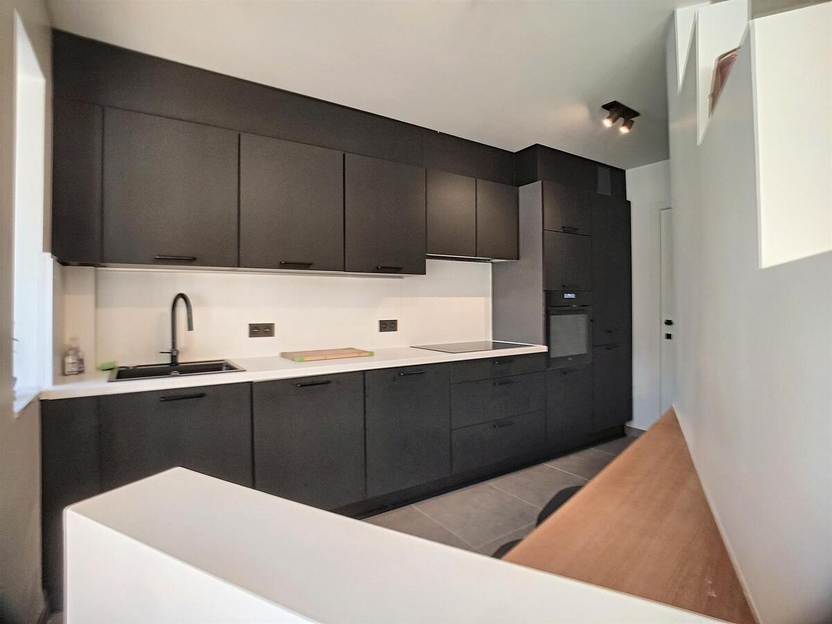 Knap, zeer lichtrijk woonappartement - Heist 