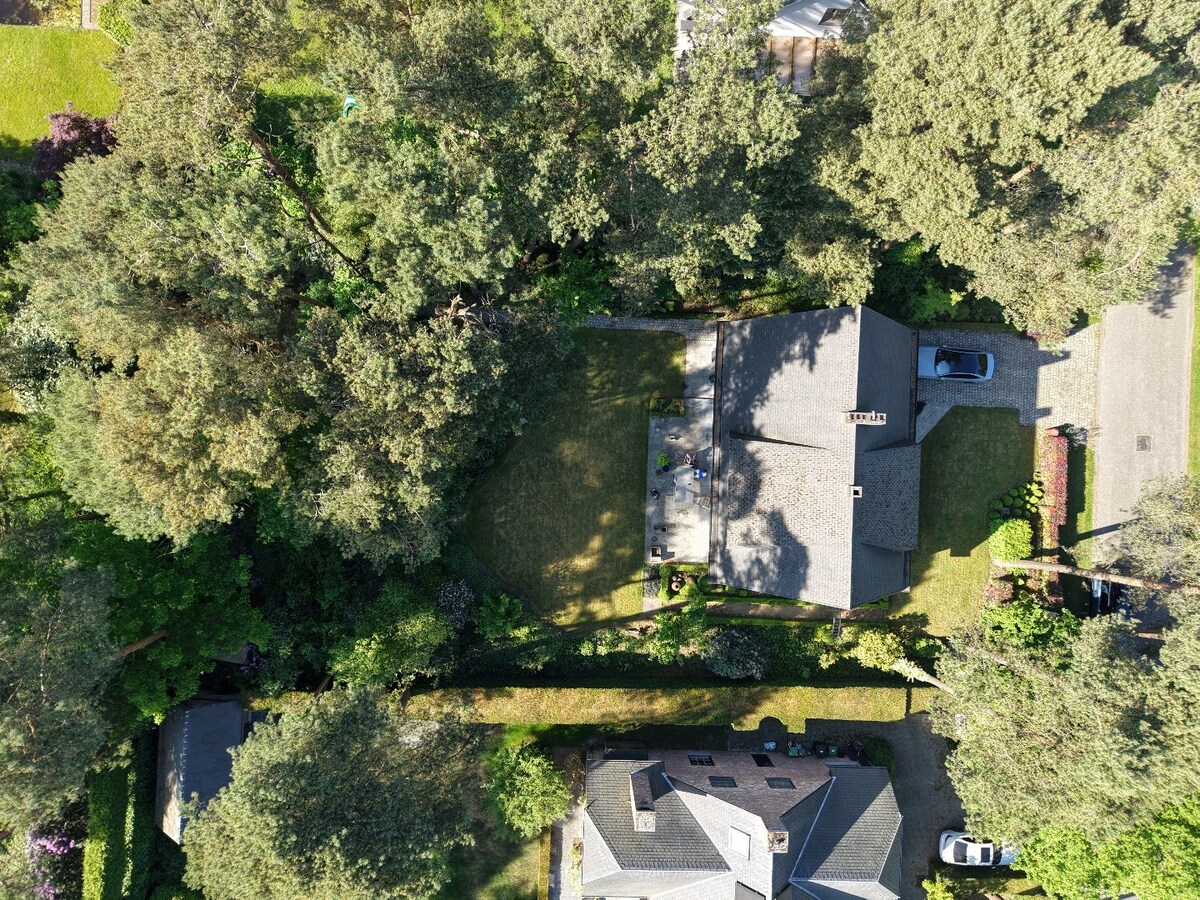 Ruime woning op prachtig perceel van 1.250 m² in ’s Gravenwezel – Zonnebos 