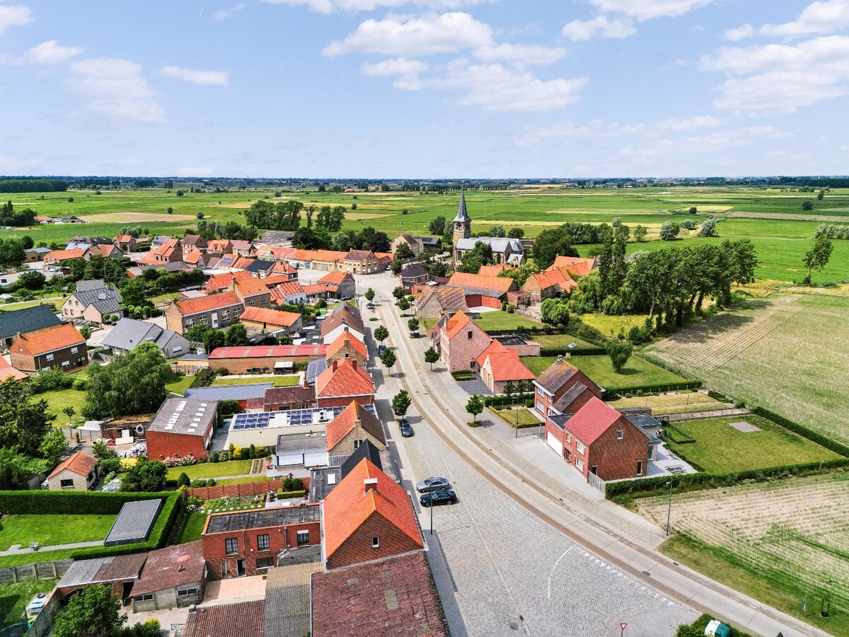 Ruime woning met loods op 882 m² 