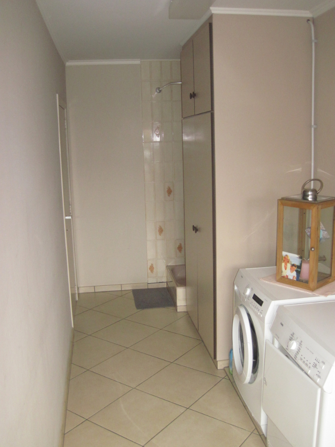 Stijlvolle en degelijke bungalow. Unieke ligging. 