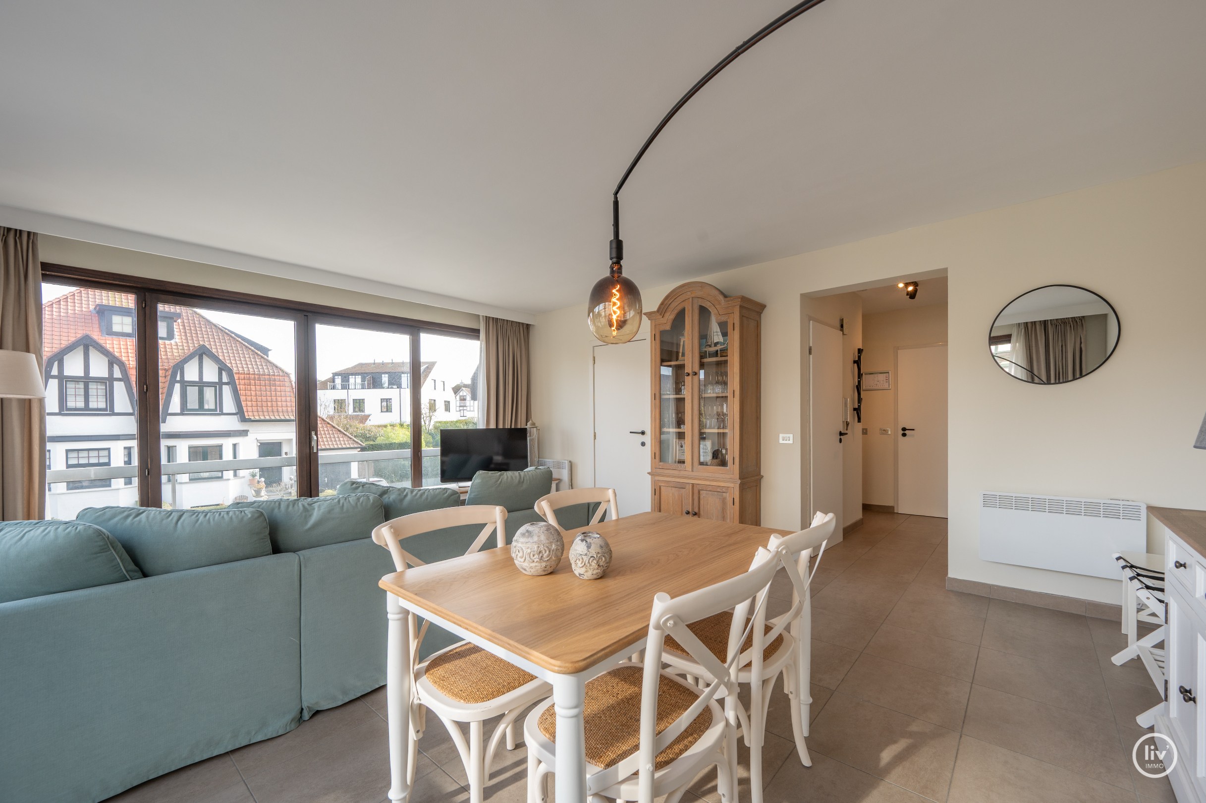 Lichtrijk 1-slaapkamerappartement op een aangename ligging vlakbij de Lippenslaan te Knokke. 