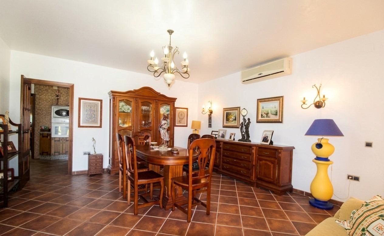 Villa te koop in Badajoz