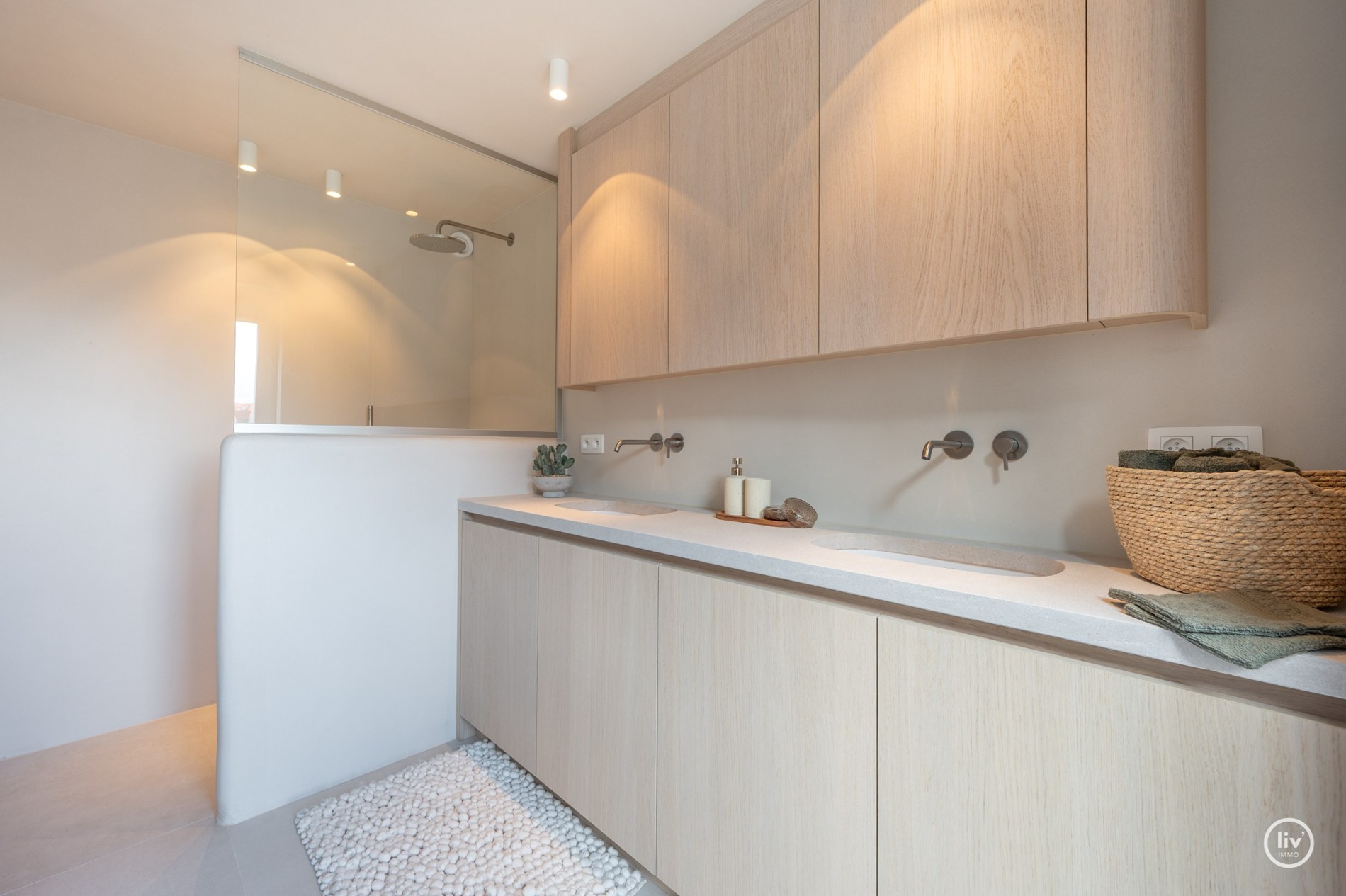 Appartement en duplex de luxe avec mezzanine, idéalement situé dans l'avenue Nellens à Knokke (avec possibilité d'acheter un box garage double intégré) 