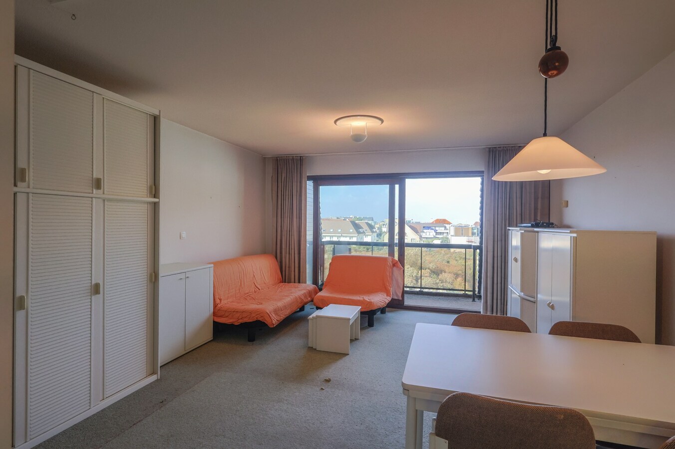 Studio ensoleillé avec vue sur les dunes à distance de marche de la mer à Oostduinkerke 