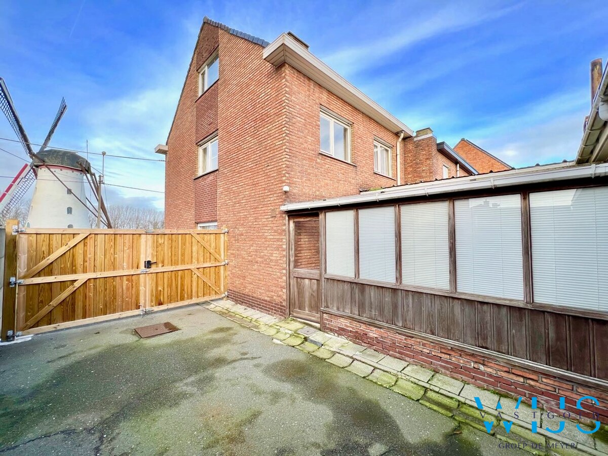 Te renoveren HOB op gegeerde locatie te ERTVELDE ! 