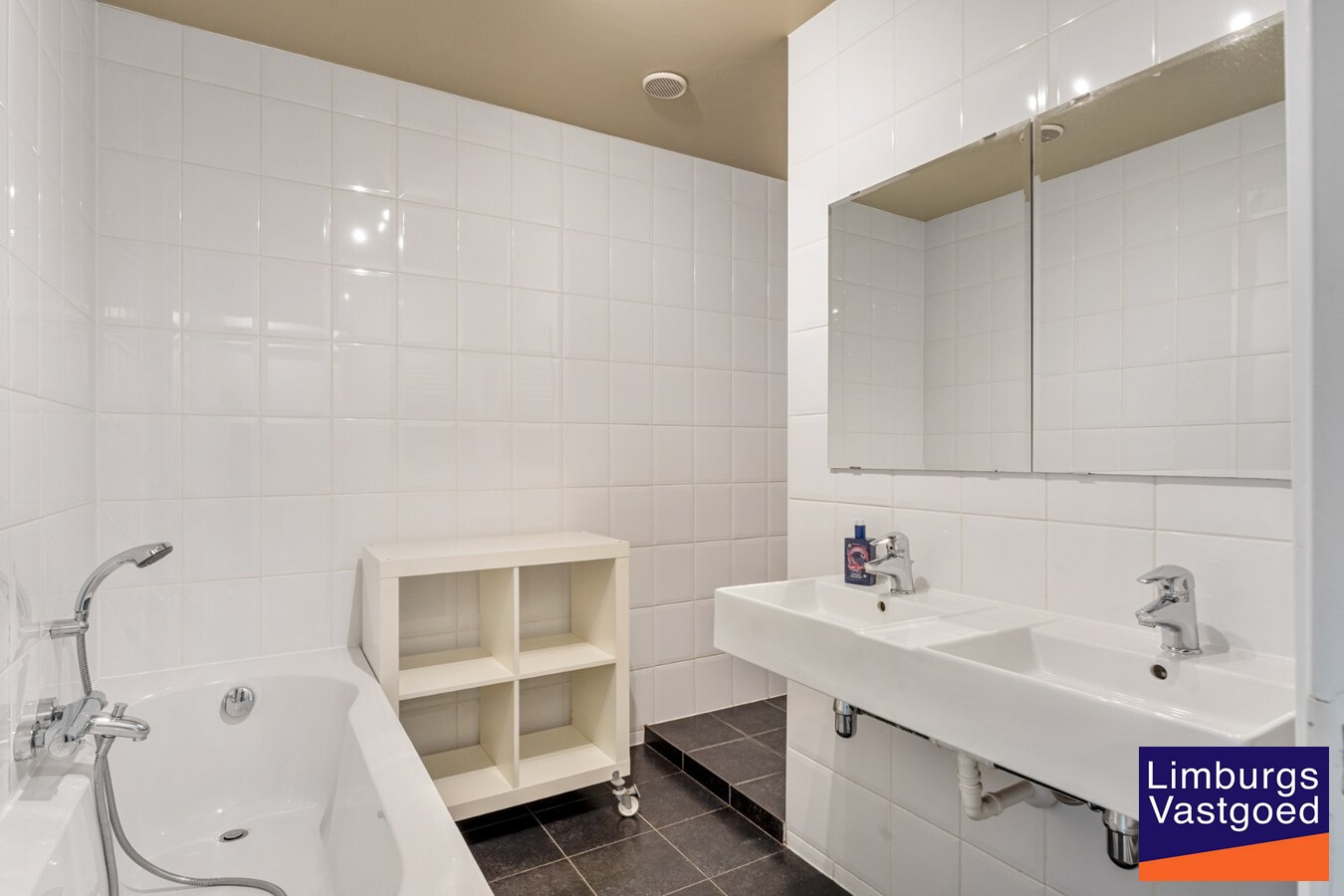 App., 119 m², 2 slpk, terras, autostaanplaats 