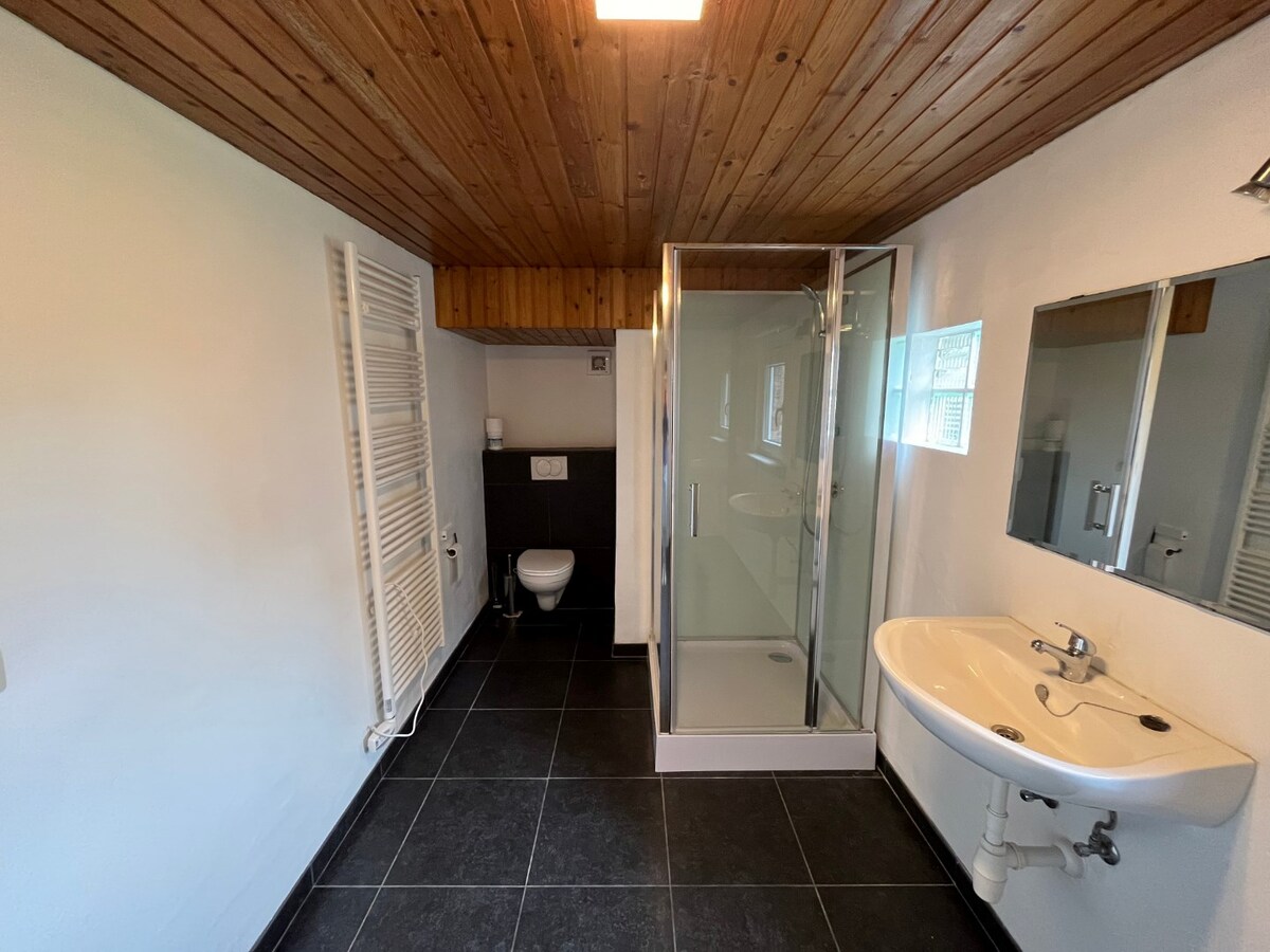 Knusse Half Open Bebouwing 