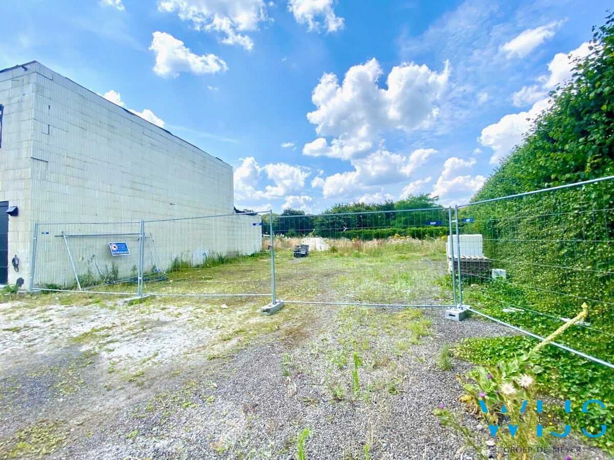 Bouwgrond van 623m² te Oosteeklo ! 