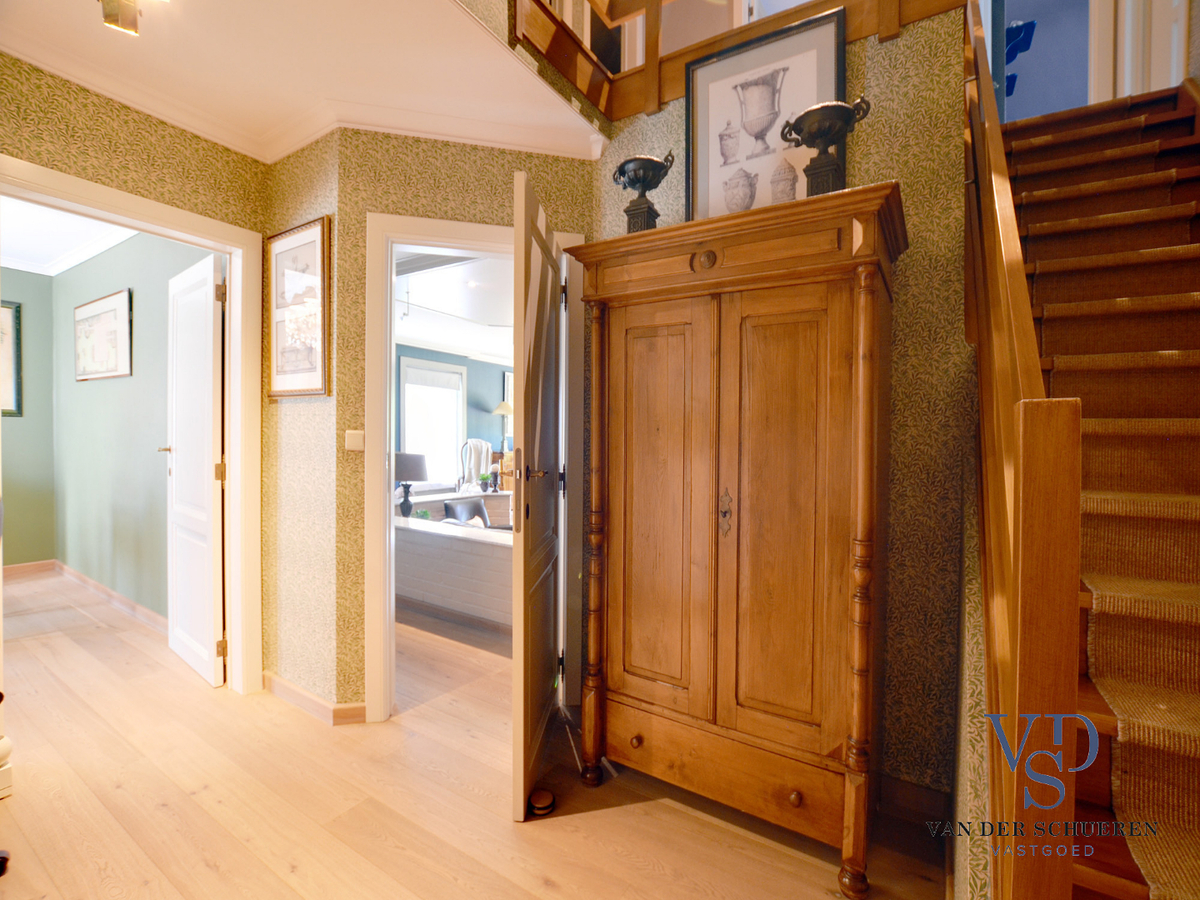 Ruime, tijdloze villa. Uitstekende ligging. 