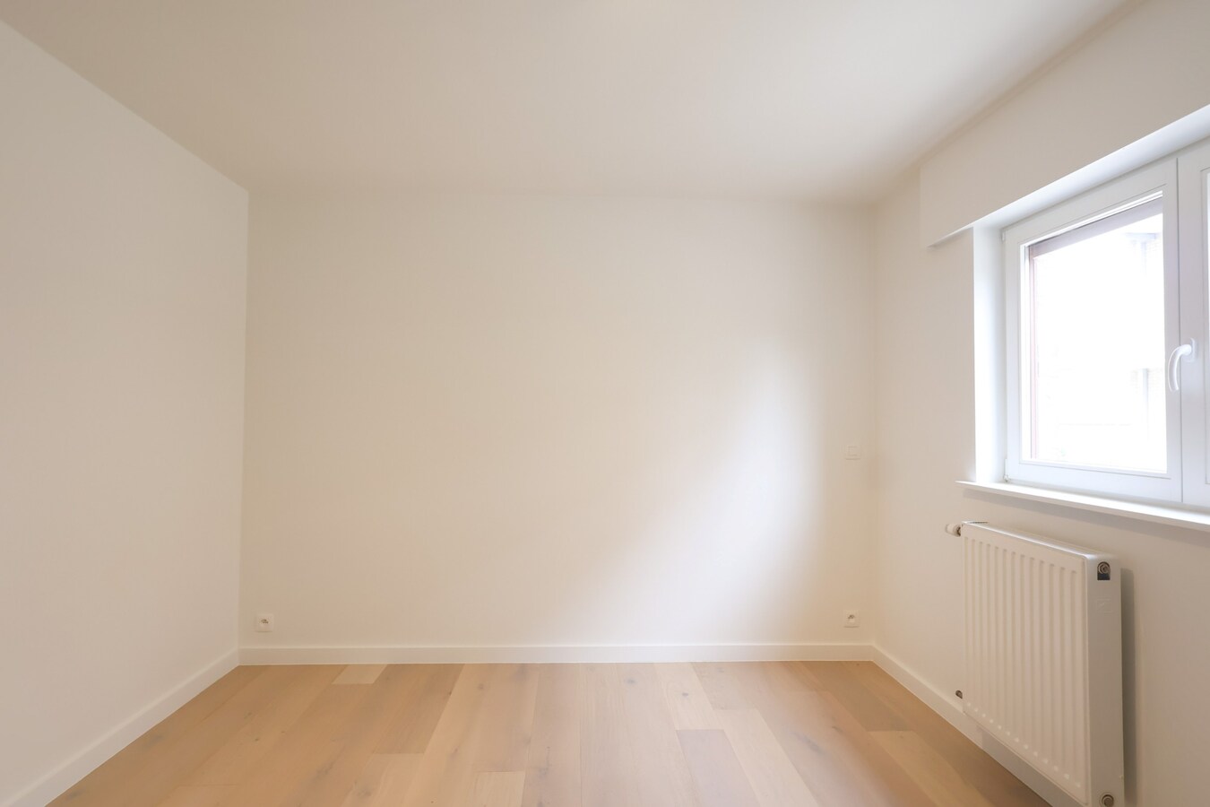 Gerenoveerd appartement met 2 slaapkamers én terras vlak bij het strand van Sint-André Oostduinkerke 