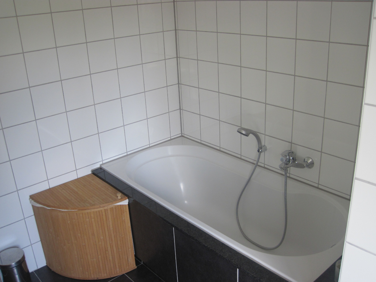 Prachtige Half Open Bebouwing - vernieuwd in 2012 !! 