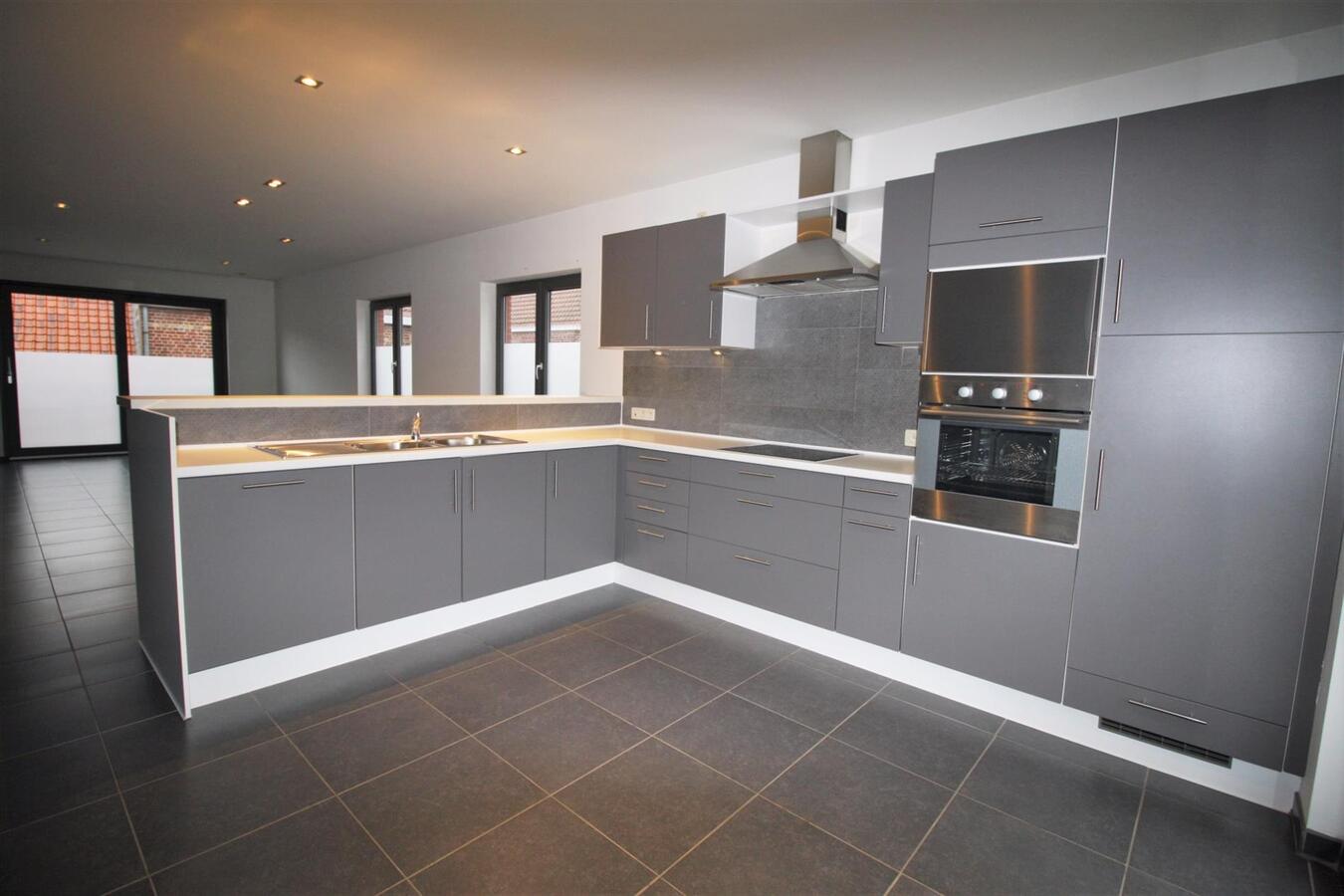 Duplex appartement met 3 slaapkamers en garage in centrum Koekelare 