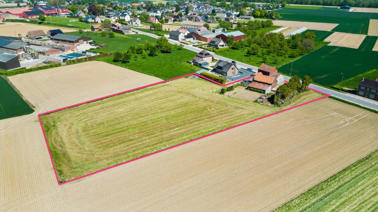 Renovatiewoning op perceel van 6854 m² 