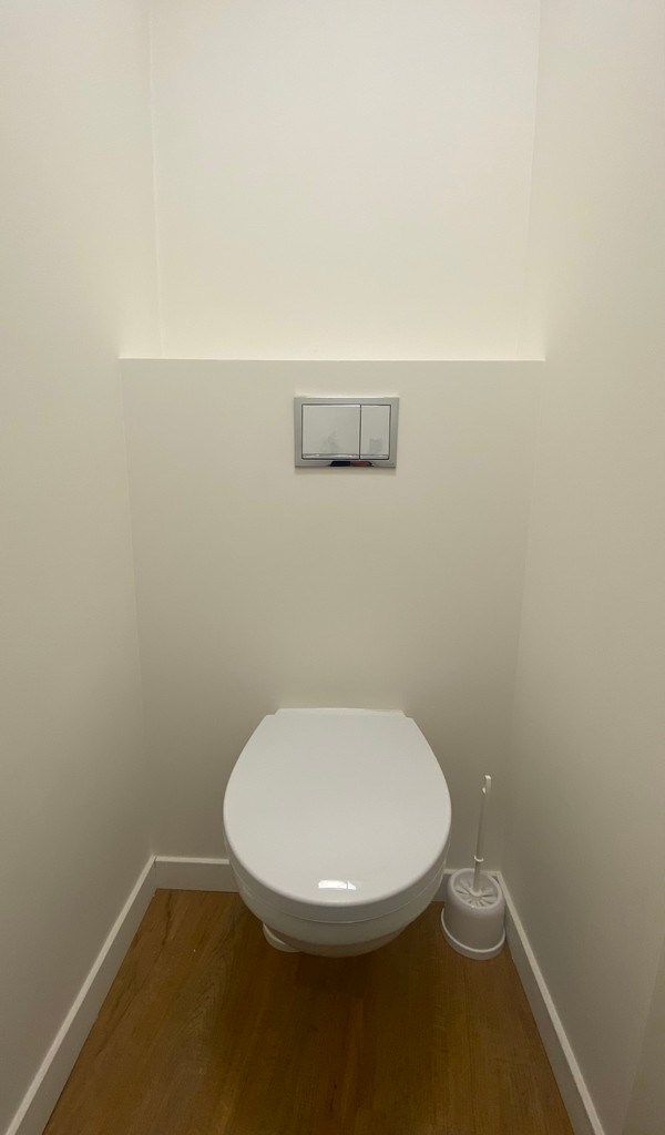 Instapklare kantoorruimte te huur vlakbij R4 in Gent