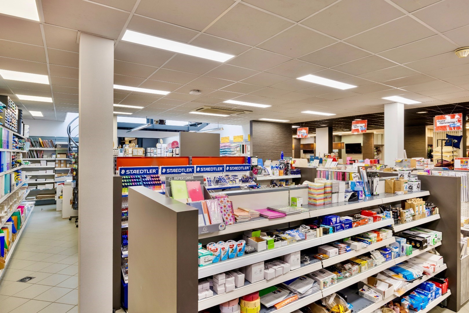 Handelspand centrum Halle met parking 