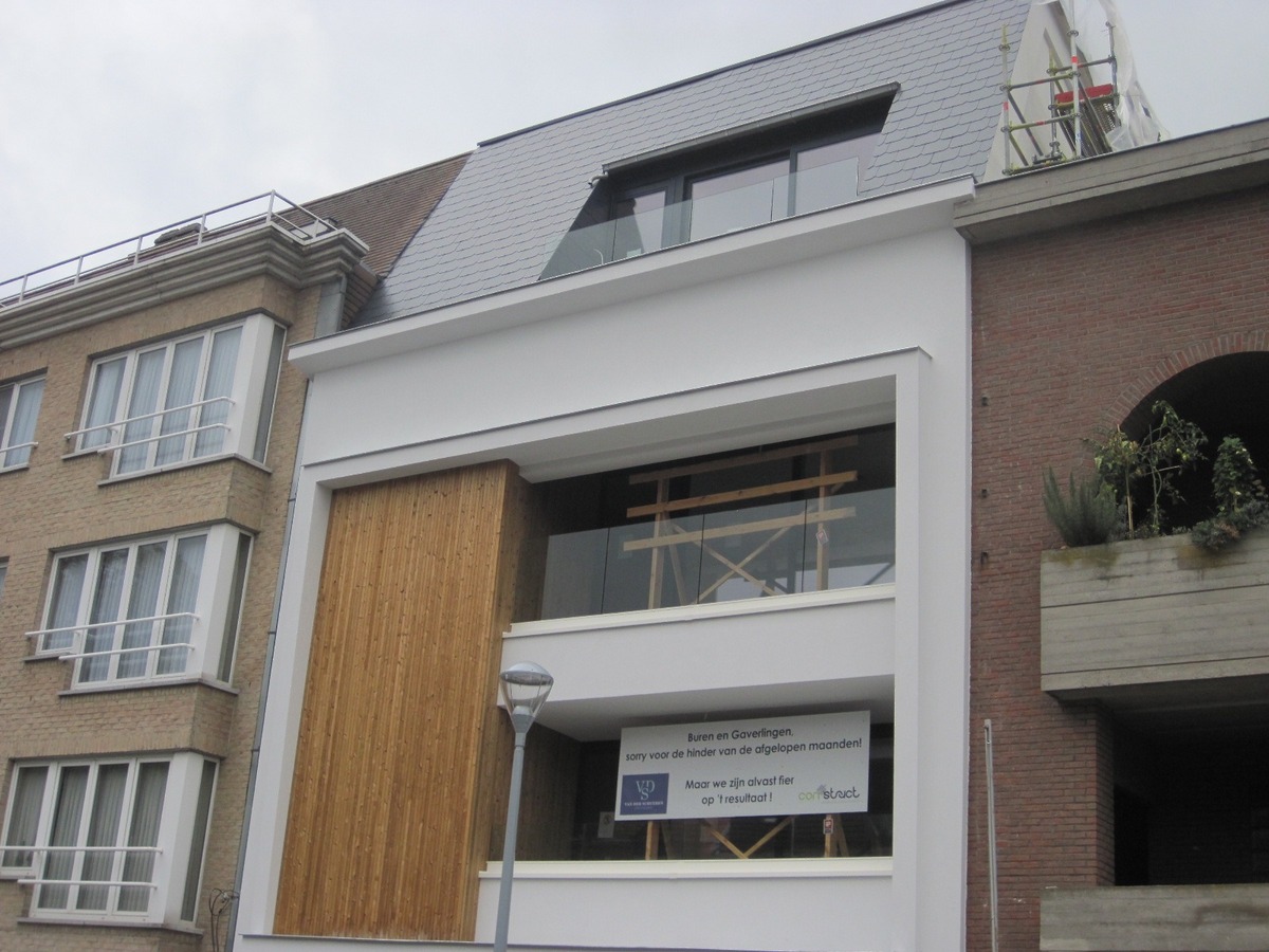 Unieke appartement (2 SUPER terrassen) op de Gaverse Markt !   LOFT-gevoel (hoogte : 3 m). 