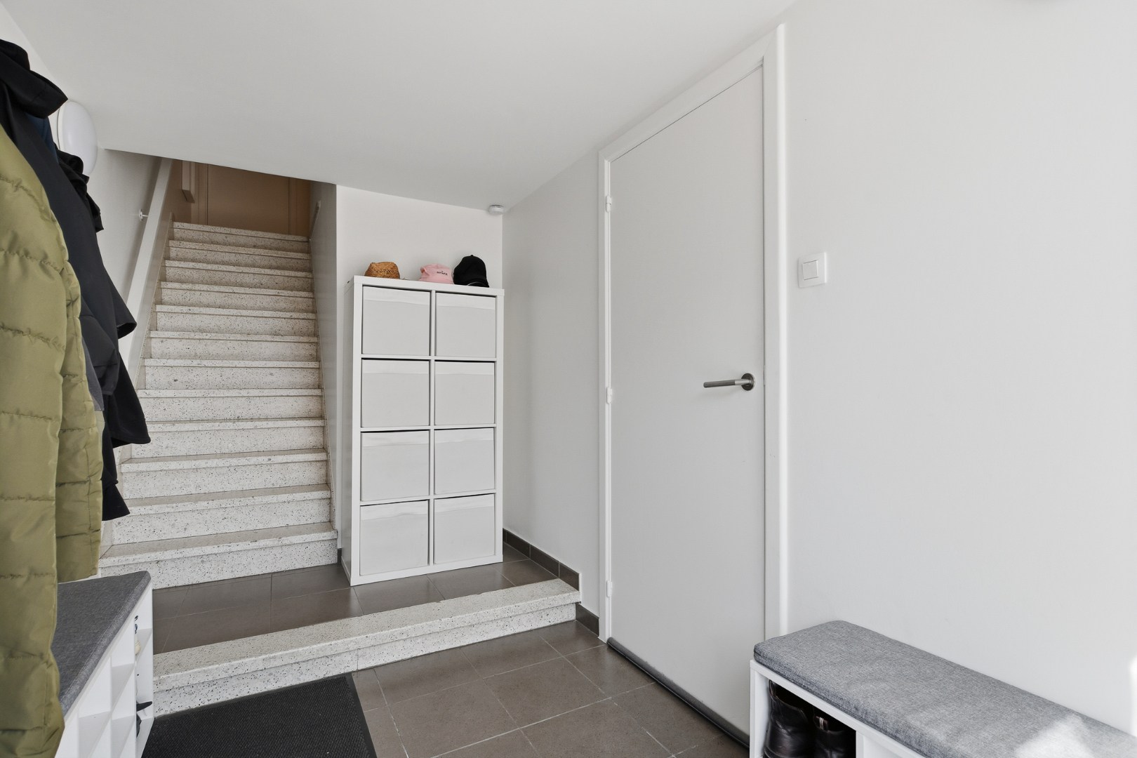 Gerenoveerde bel-etagewoning met garage, tuin en 3 slaapkamers te Blankenberge! 