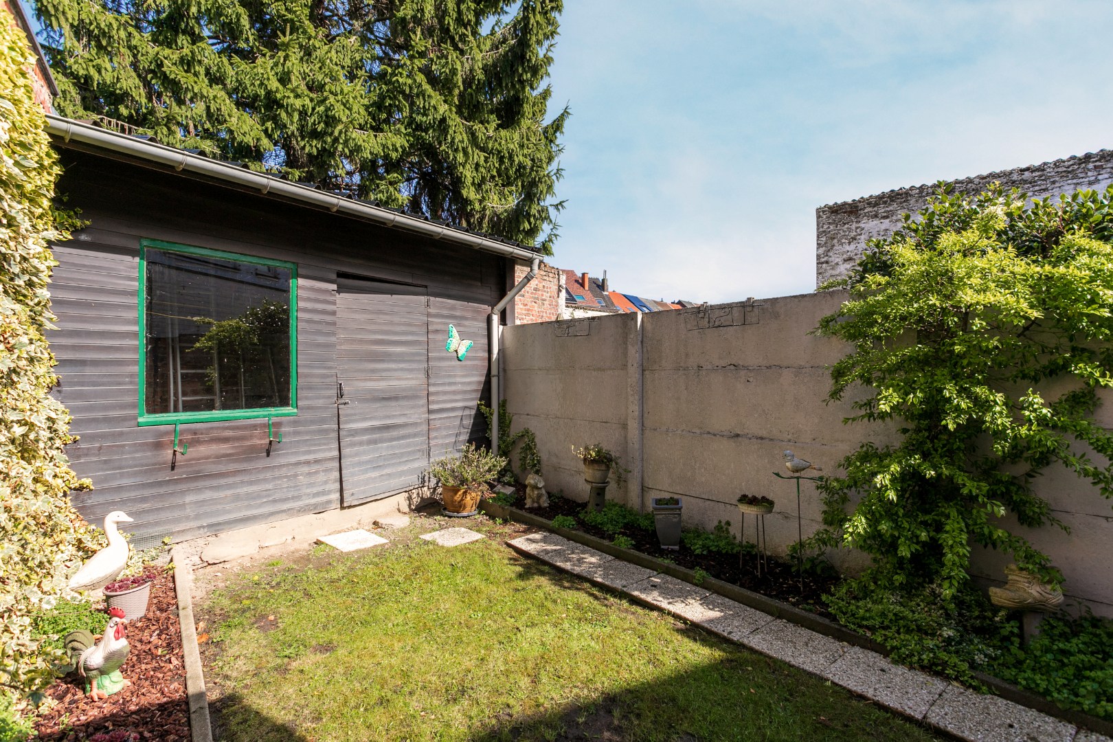 Verzorgde woning met 3 slaapkamers en leuke tuin te Halle 
