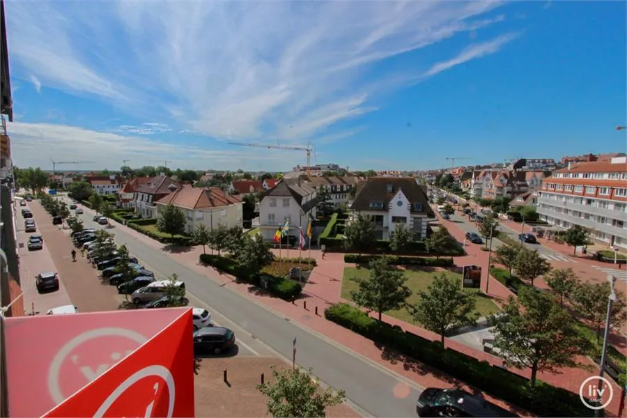 Magnifiek westgericht hoekappartement genietend van een open zicht