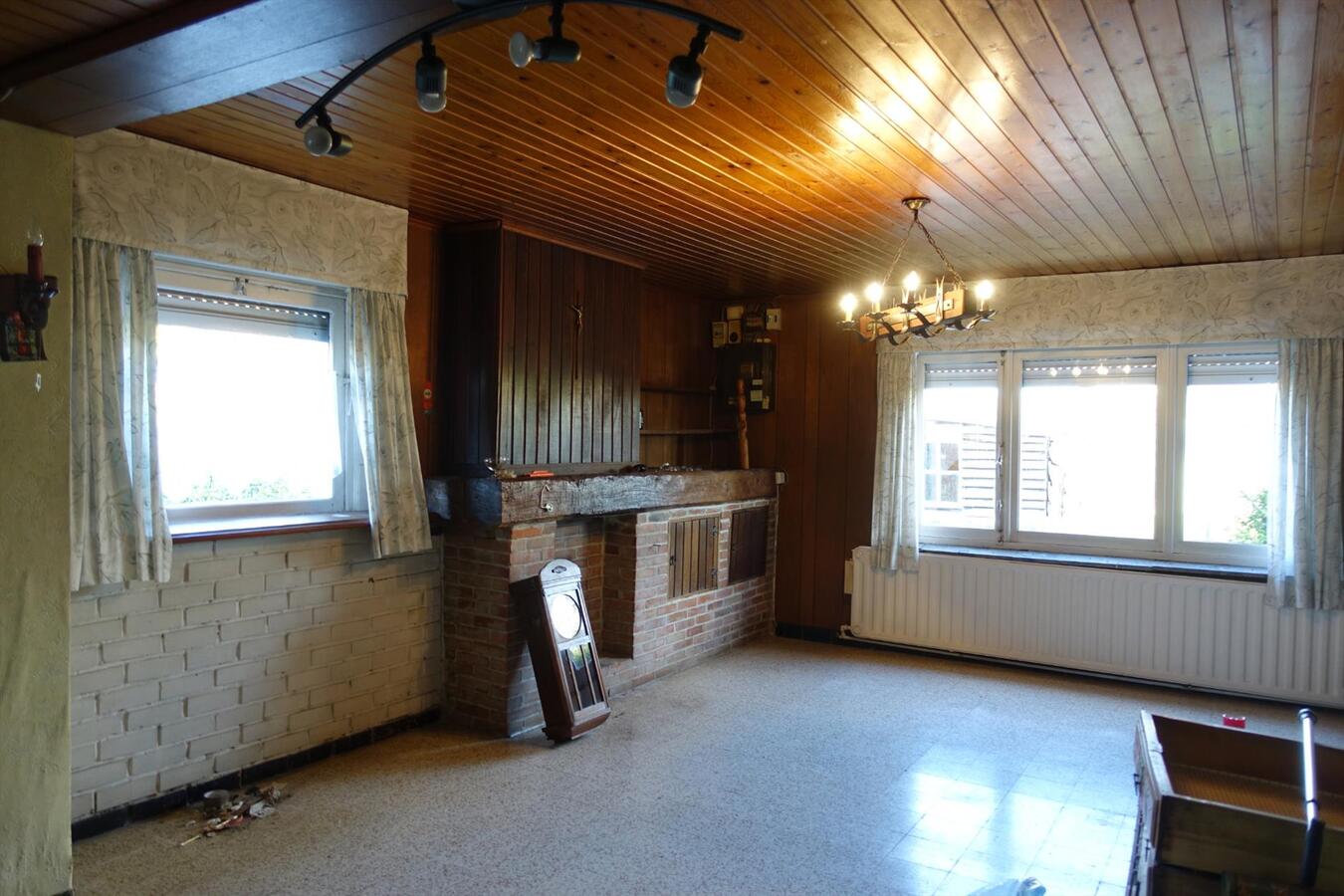 Te renoveren landelijke woning 