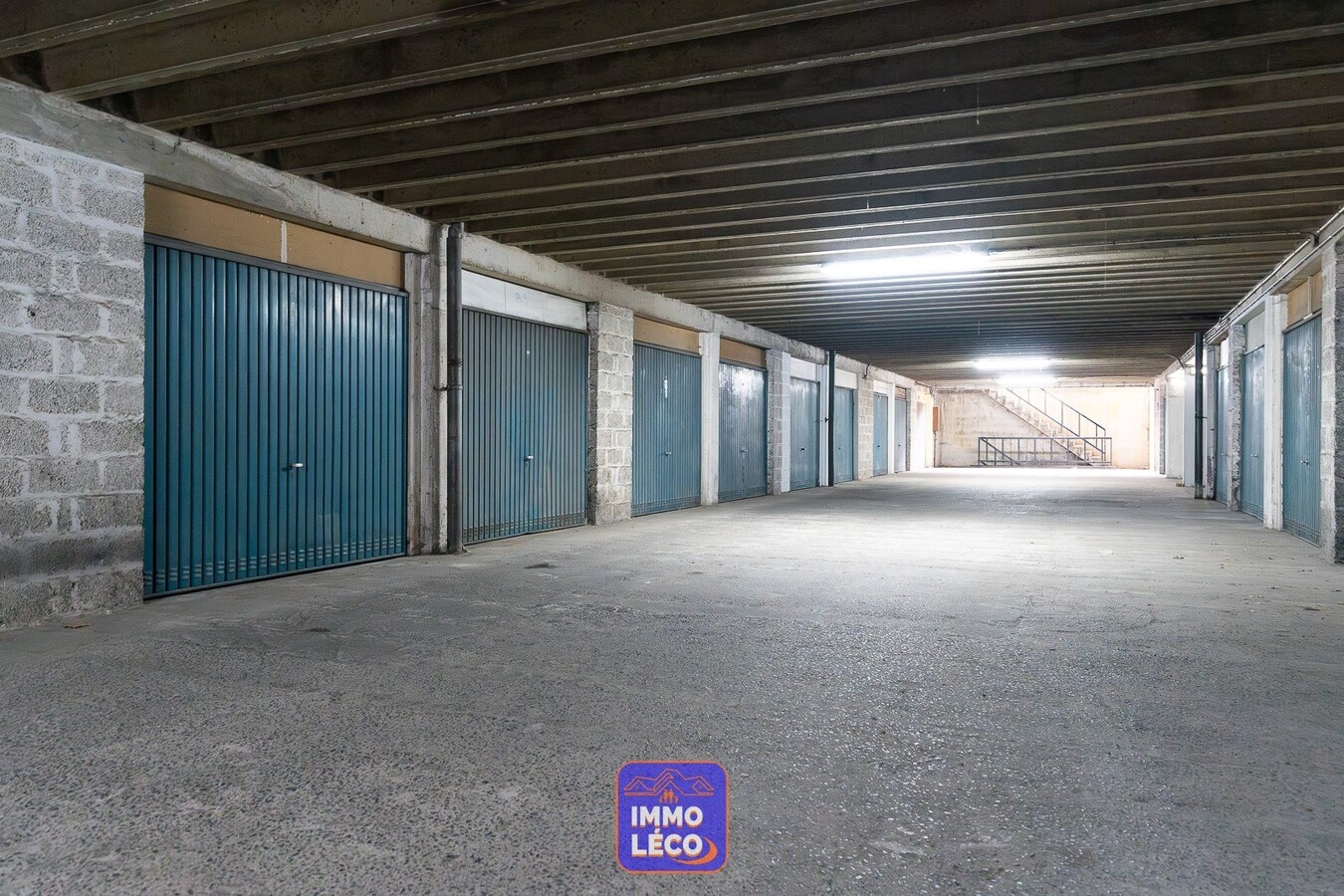 Garage pour une voiture, dans une batterie sécurisée, PLEIN CENTRE-VILLE ! 