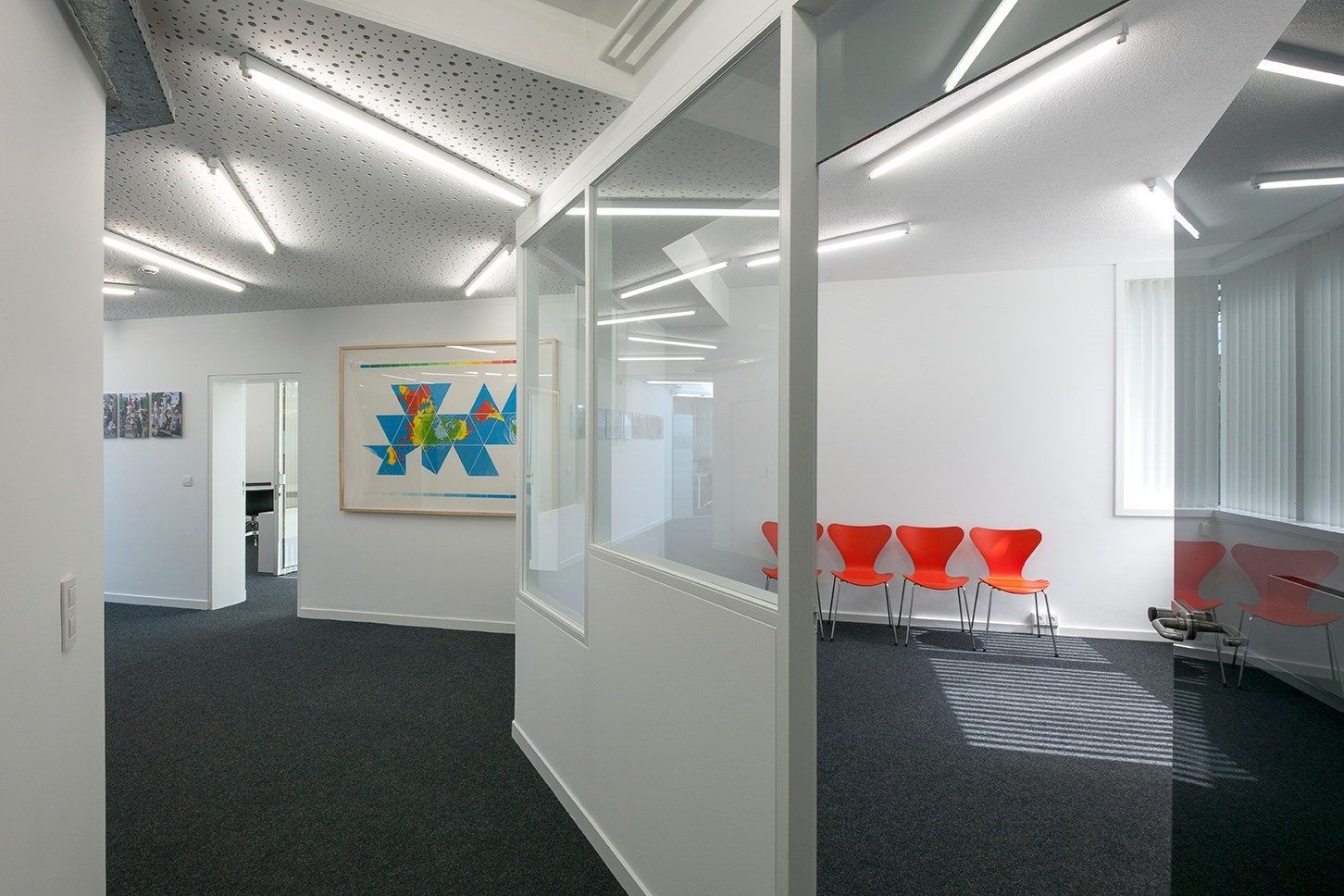 Instapklare kantoorruimte  (32 m²) met parking en alle faciliteiten inclusief, Torhout. 